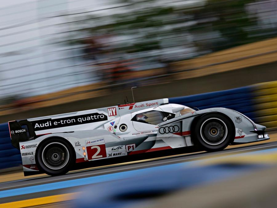  Audi R18 e-Tron Quattro 2012 года  (фото 3 из 42)